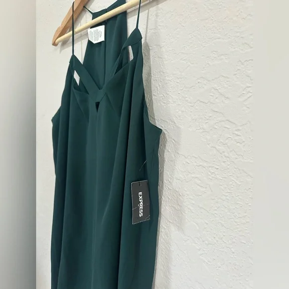 Elegant Green Sleeveless Camisole - Picture 4 of 6